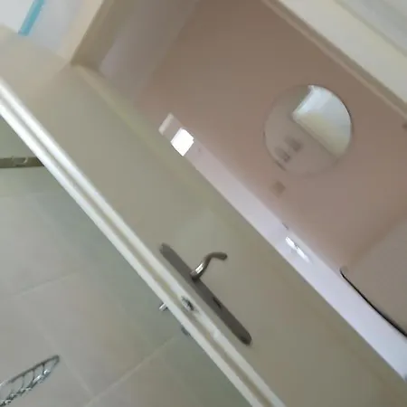 Kira Apartman 아파트 *