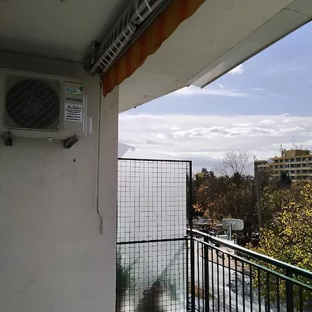아파트 Kira Apartman