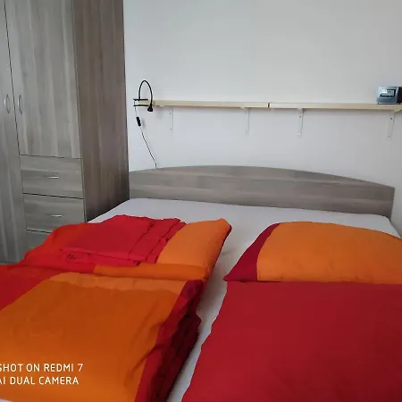 Kira Apartman 아파트 *